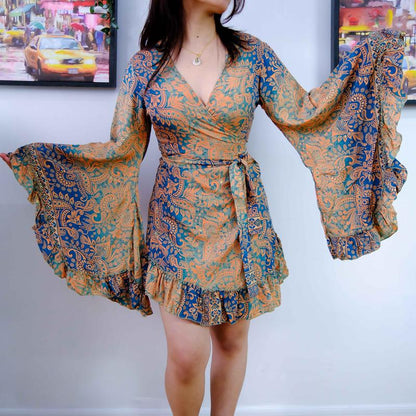 Silk Wrap Dress, Boho Style Summer Sun Dress, Flare Long Sleeve Frill Mini Dress, Bohemian Style Ruffle Dress, Retro Style, 90S Outfit, Short Festival Dress, Paisley Print, Casual Dress, Whimsical Fashion, Hippie Aesthetics, 70S Fashion